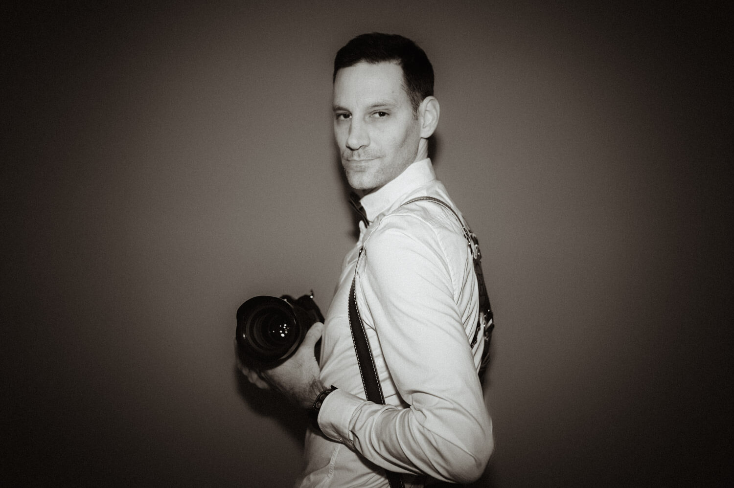Calm and observational approach of wedding photographer David Rickenbach during a quiet moment.